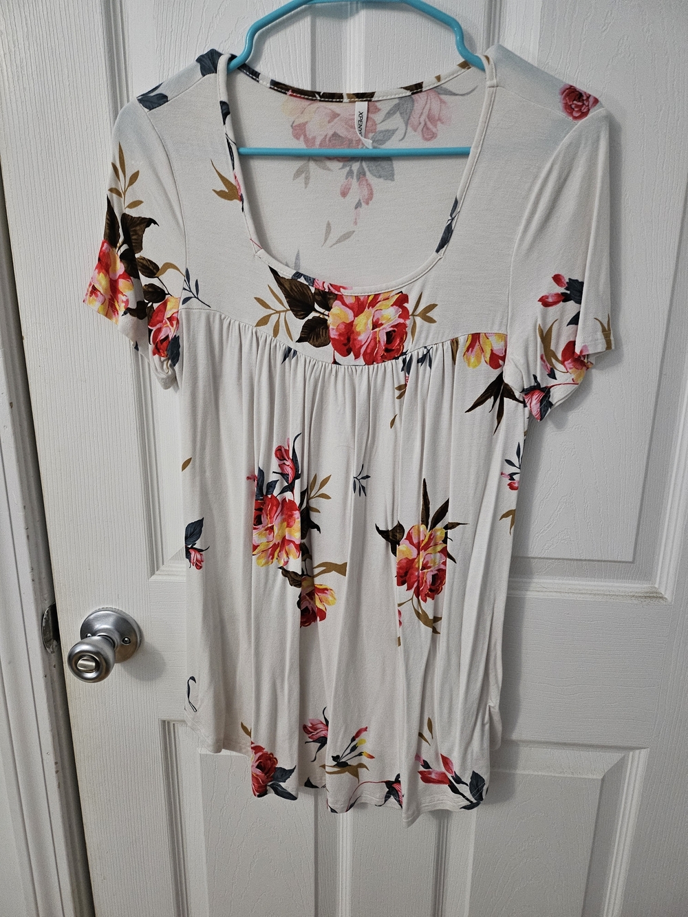 Women’s Floral Scoop Neck Tunic Top - Cream with Pink Floral